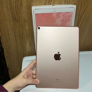 iPad Pro Rose Gold (10.5-inch) 64GB Wi-Fi